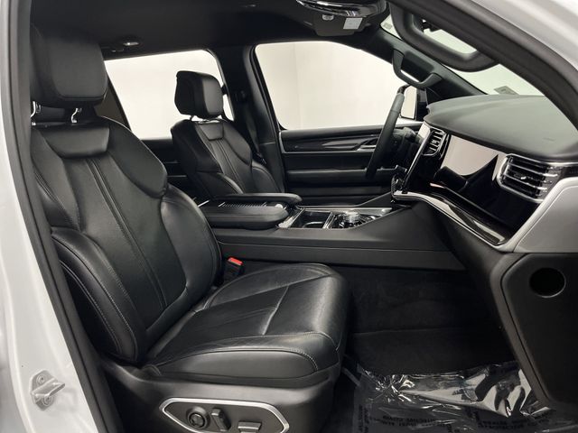 2023 Jeep Wagoneer L Base photo 29