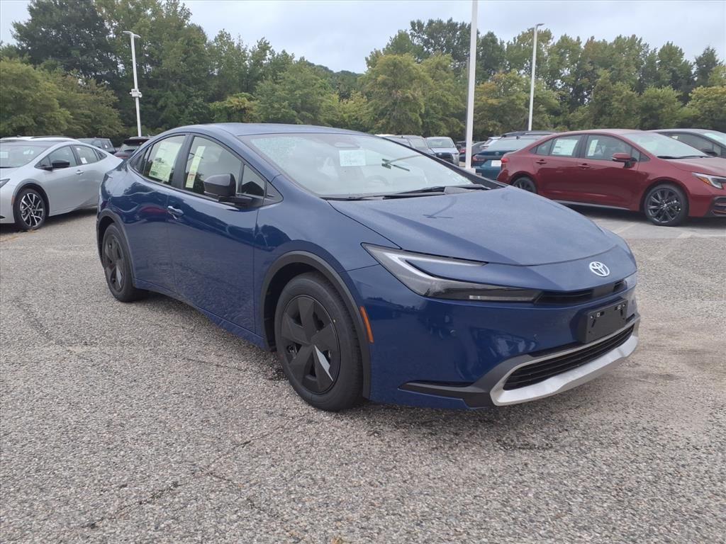 2026 Toyota Prius SE's photo