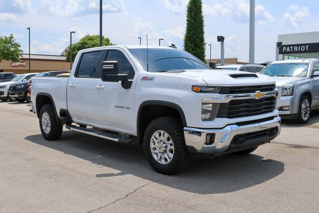 2024 Chevrolet Silverado 2500HD LT's photo