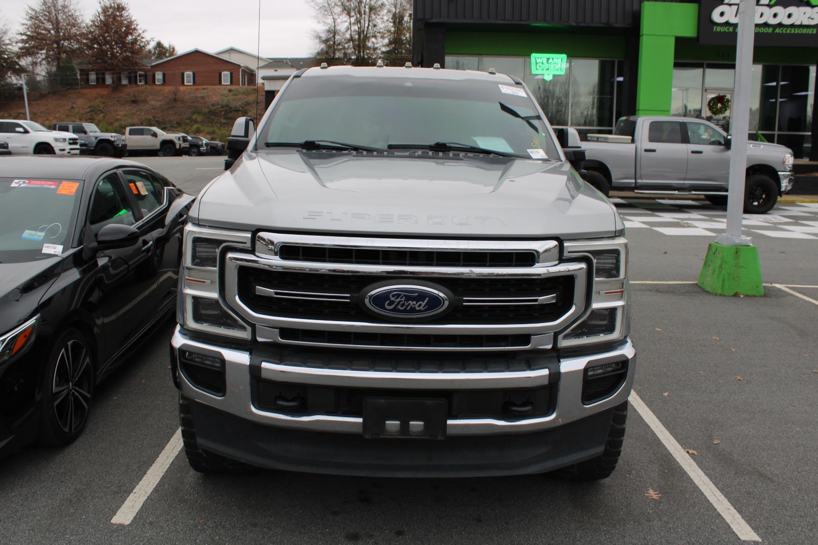 2020 Ford F-350 Lariat photo 2