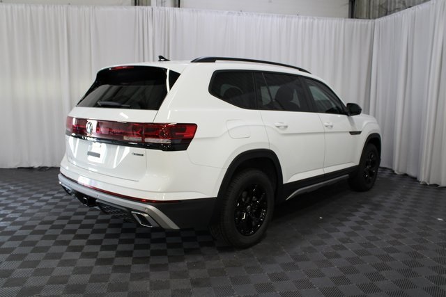 2025 Volkswagen Atlas Peak Edition SE photo 23
