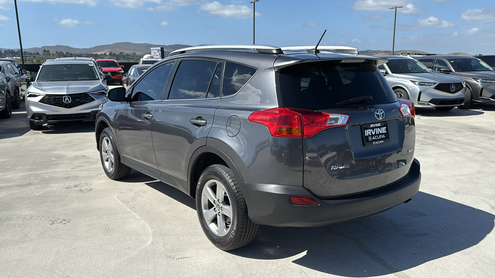 2015 Toyota RAV4 XLE photo 3