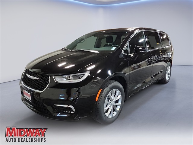 2026 Chrysler Pacifica Select's photo