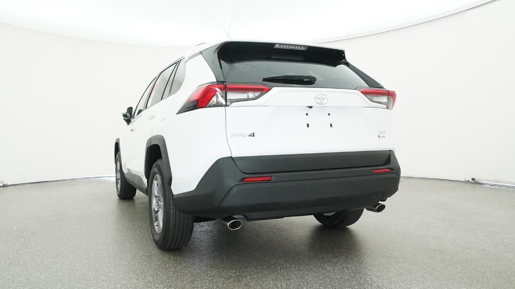 2025 Toyota RAV4 Hybrid XLE photo 14