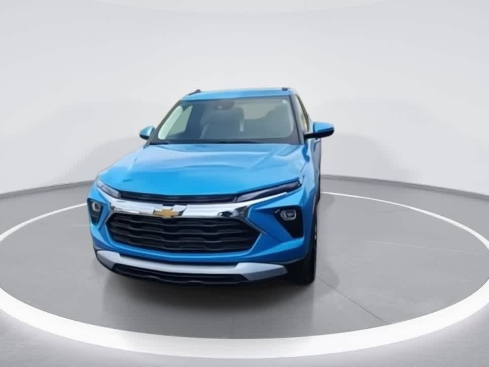 2025 Chevrolet Trailblazer LT photo 3