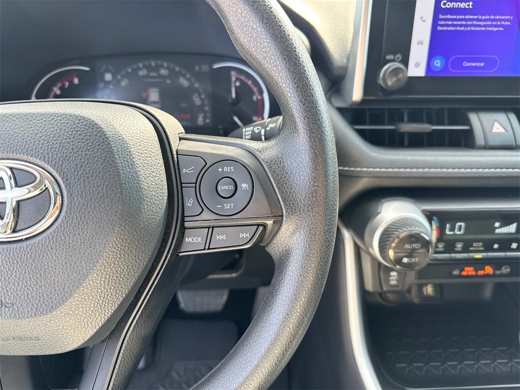 2024 Toyota RAV4 XLE photo 19