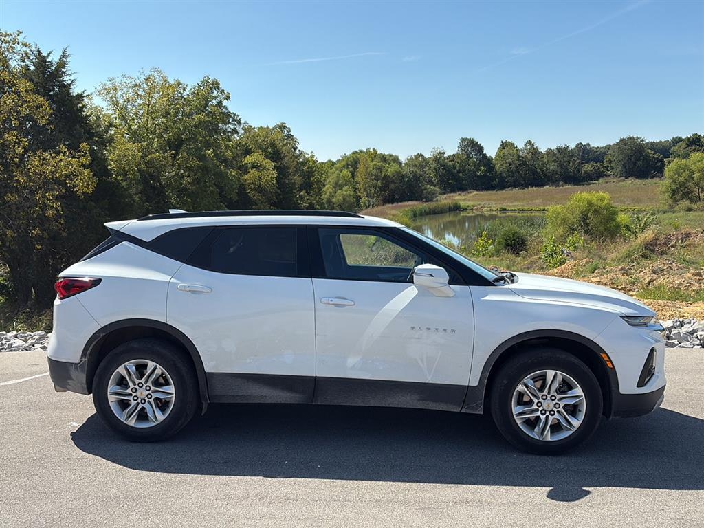 2022 Chevrolet Blazer 2LT photo 2