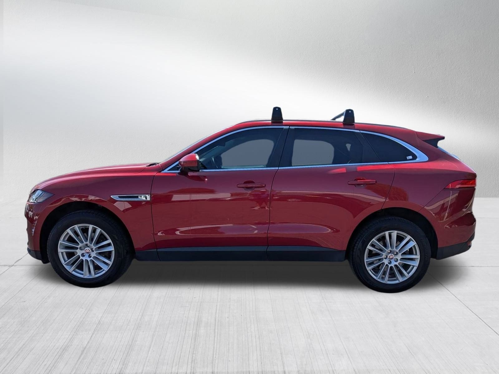 2018 Jaguar F-PACE Prestige photo 2