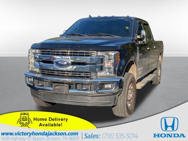 2019 Ford F-350 Super Duty Lariat's photo