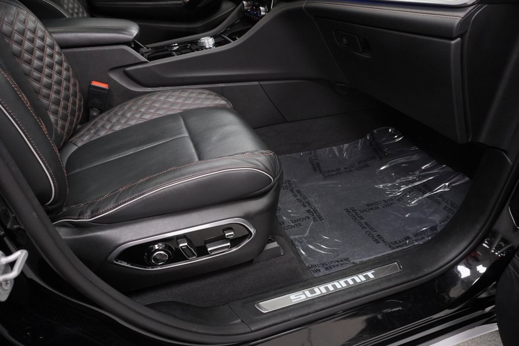 2022 Jeep Grand Cherokee Summit Reserve photo 34
