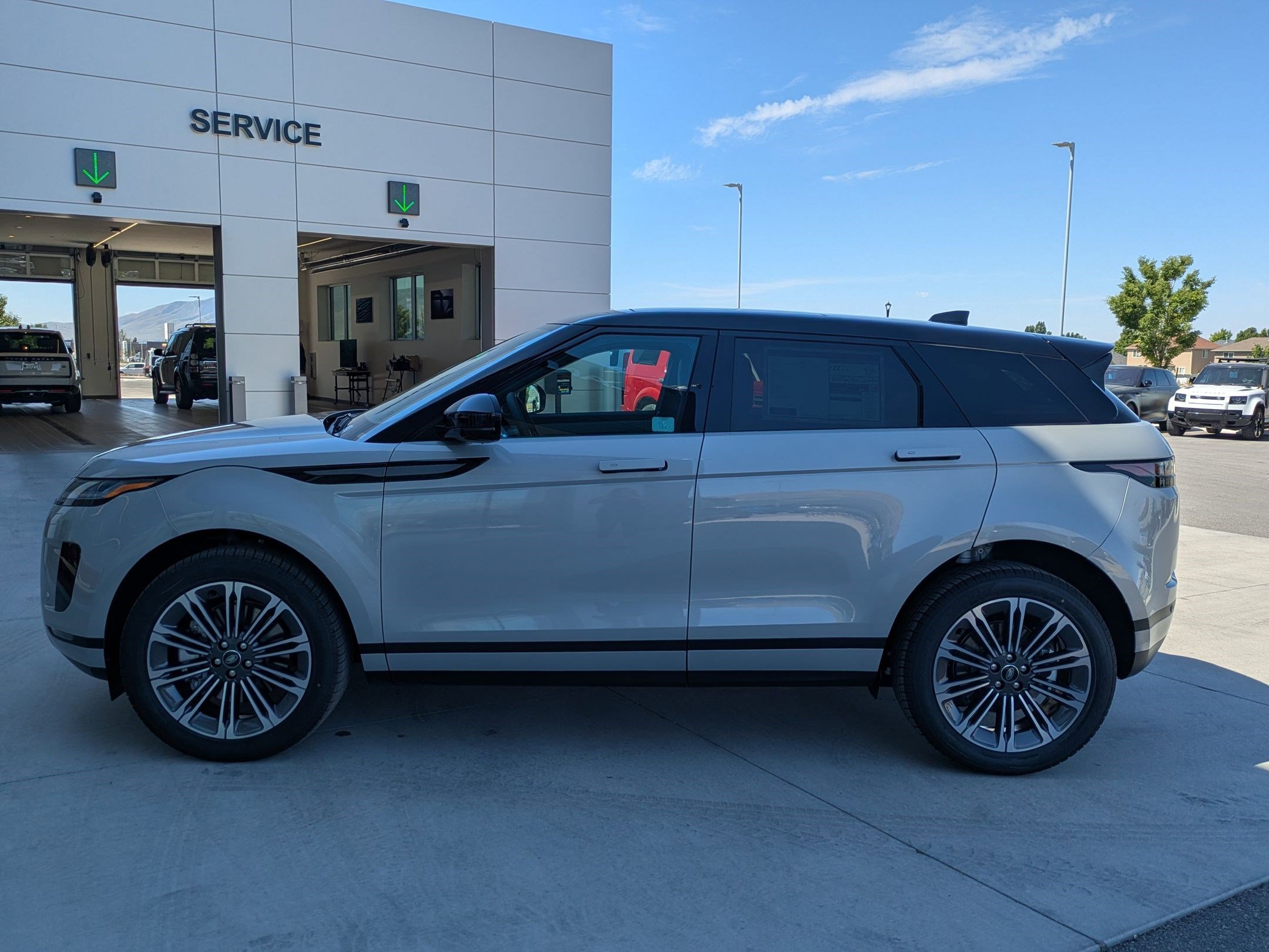 2026 Land Rover Range Rover Evoque S photo 9