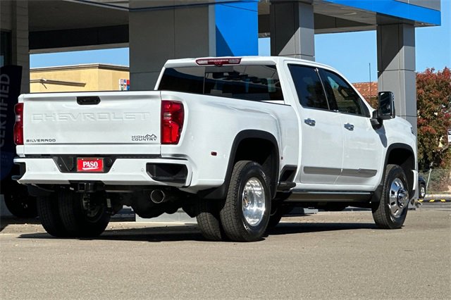 2026 Chevrolet Silverado 3500HD High Country photo 4