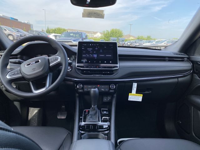 2025 Jeep Compass Limited photo 4