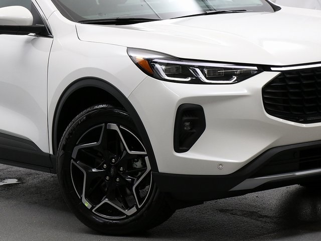 2026 Ford Escape Platinum photo 2