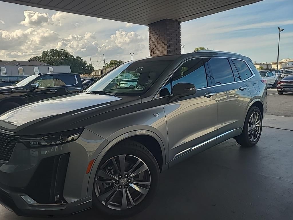 2025 Cadillac XT6