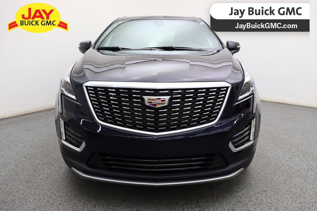 2022 Cadillac XT5 Premium Luxury photo 2