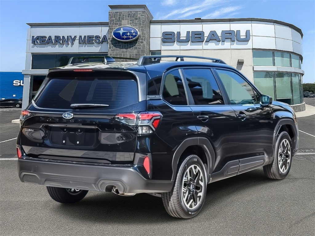 2025 Subaru Forester Premium photo 4