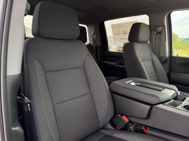 2025 Chevrolet Silverado 2500HD Custom photo 37