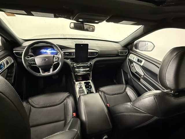 2021 Ford Explorer ST photo 2