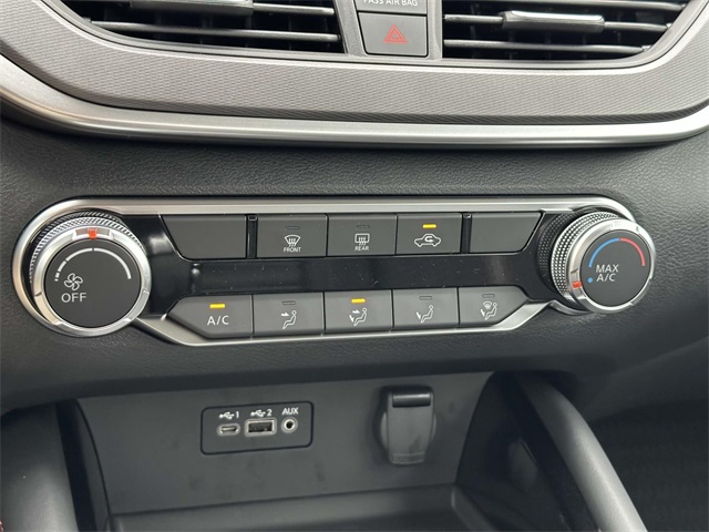 2025 Nissan Altima SR photo 21