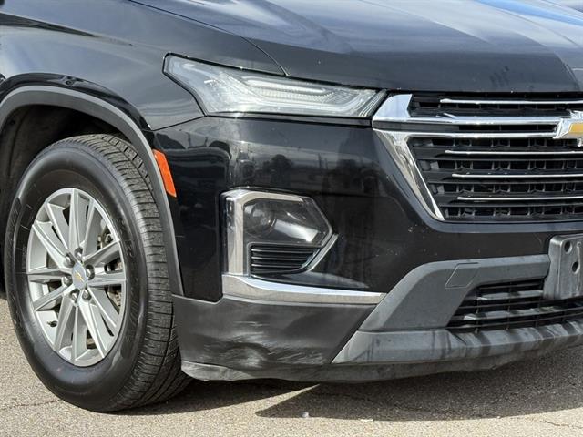 2023 Chevrolet Traverse Cloth photo 2