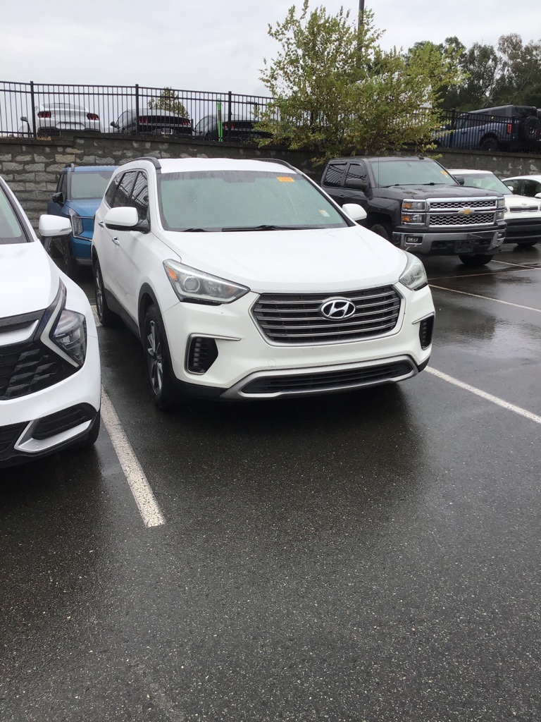 2017 Hyundai Santa Fe SE photo 4