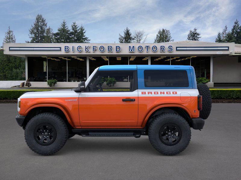 2025 Ford Bronco First Edition photo 3