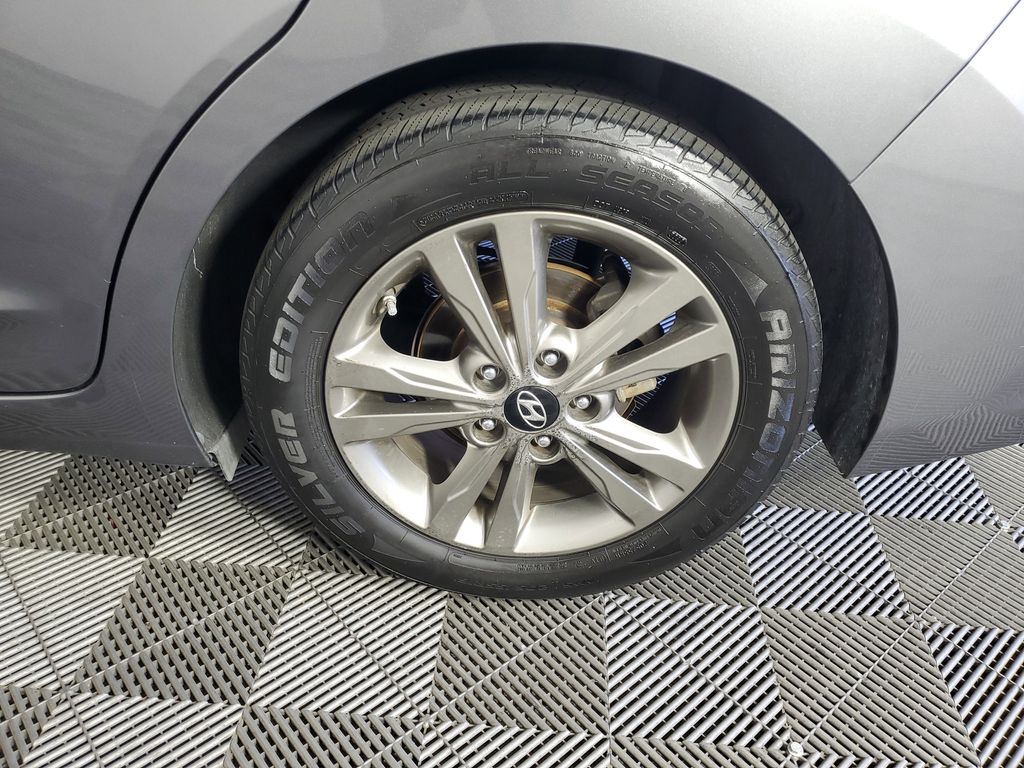 2018 Hyundai Elantra SEL photo 27