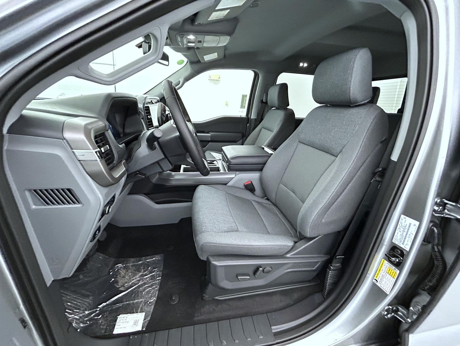 2025 Ford F-150 XLT photo 9
