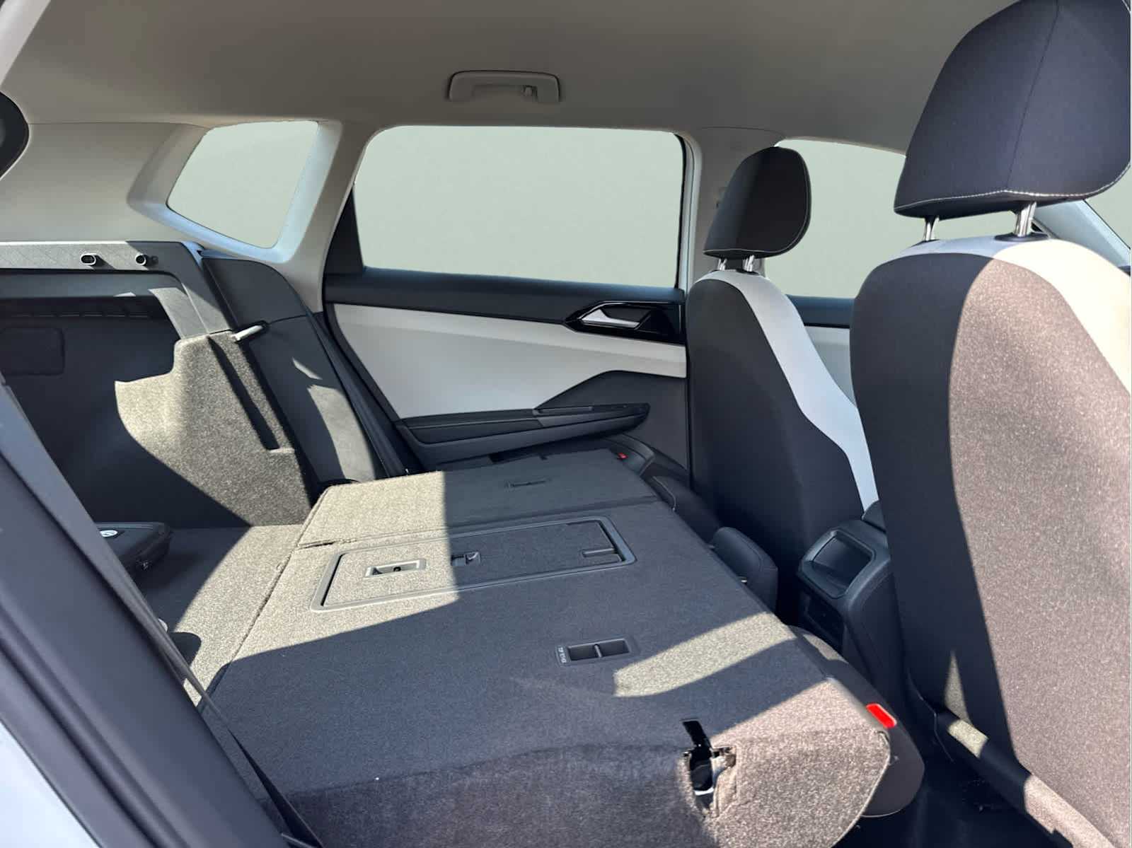 2025 Volkswagen Taos S photo 41