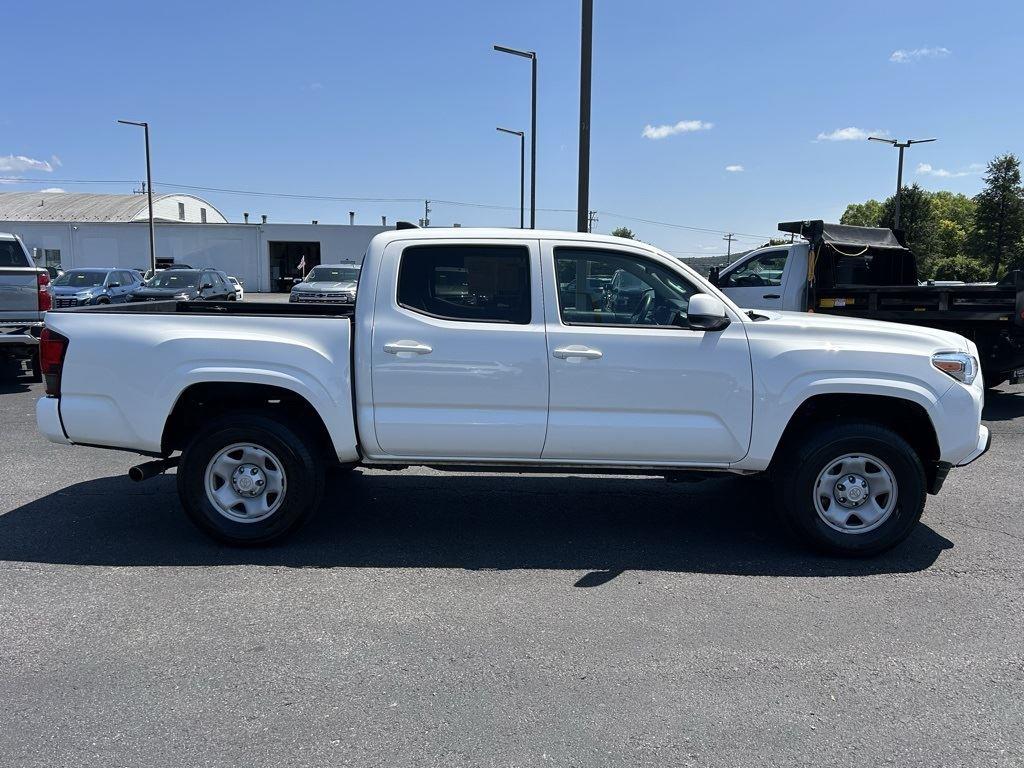 2022 Toyota Tacoma SR photo 4