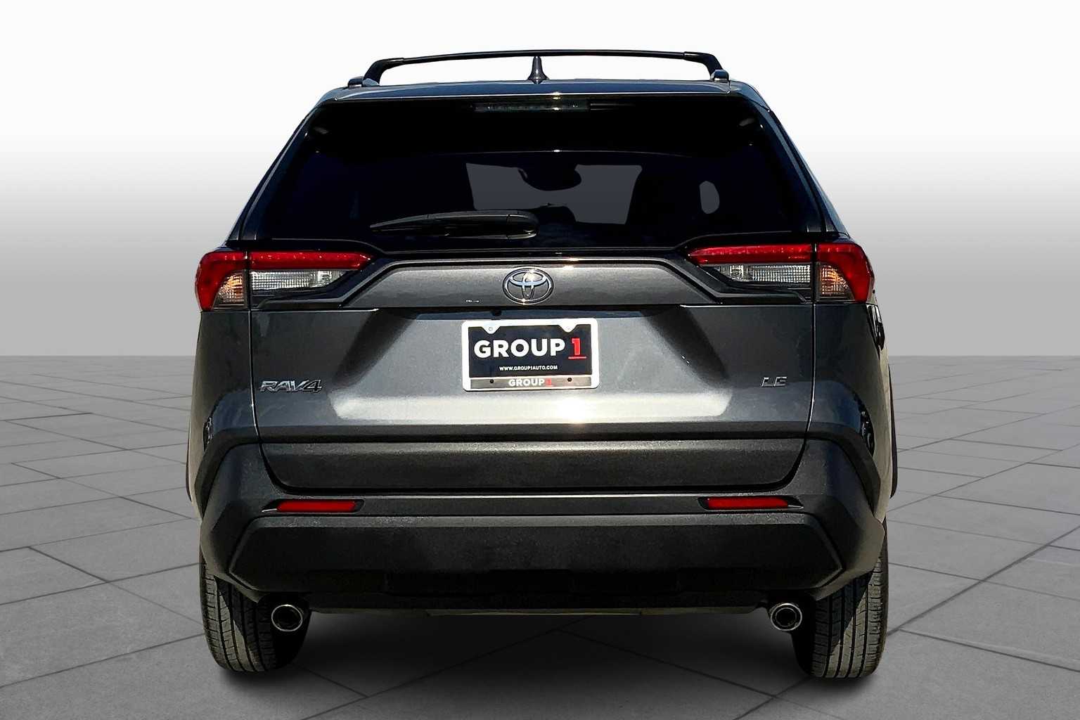 2019 Toyota RAV4 LE photo 4
