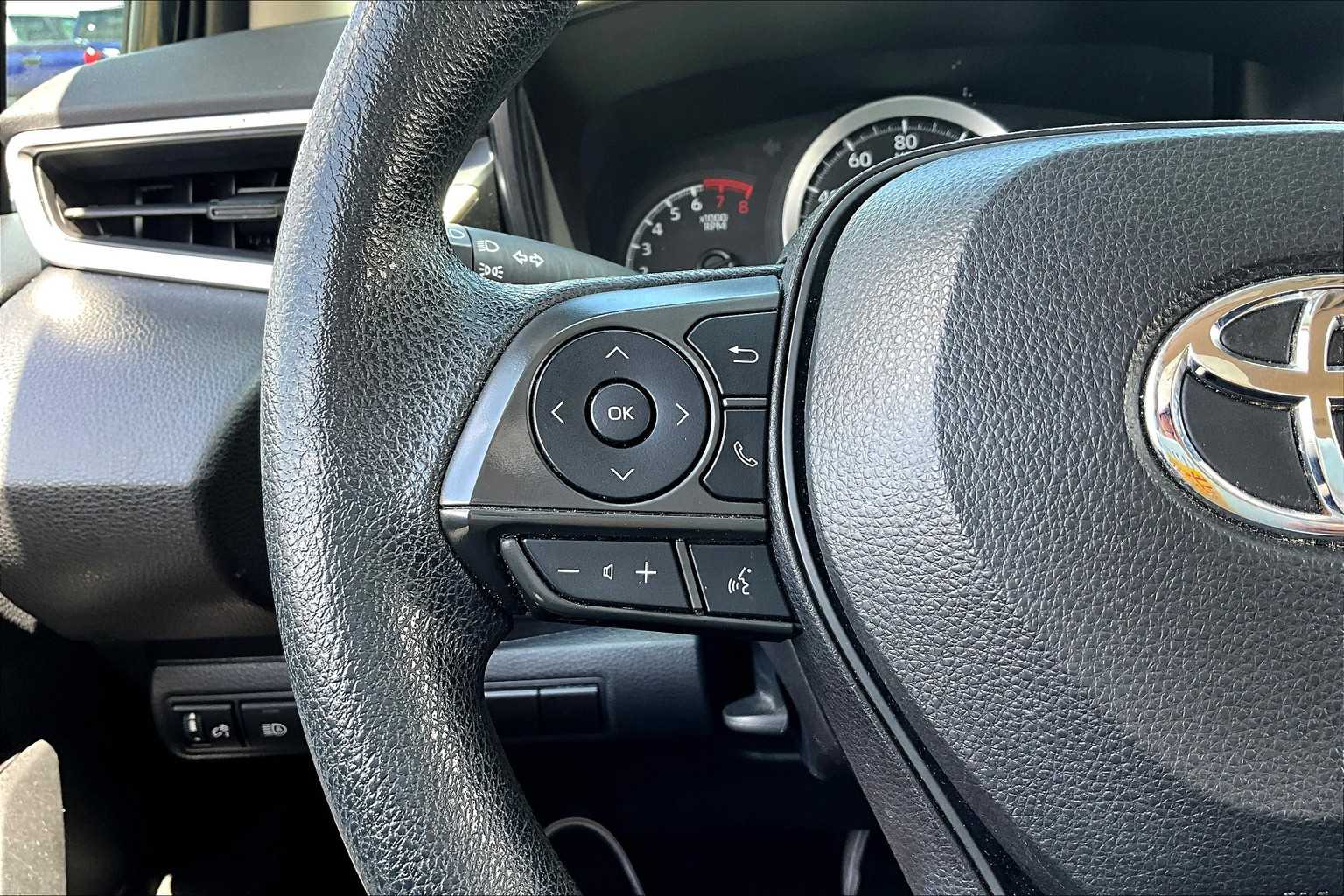 2022 Toyota Corolla LE photo 45