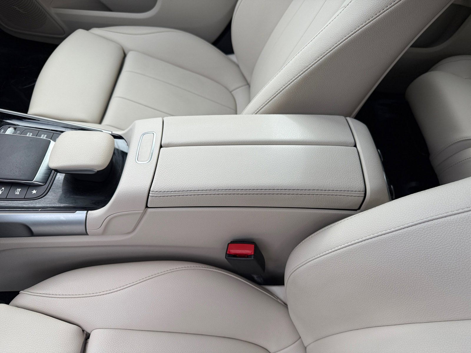 2023 Mercedes Benz EQB 250+ photo 13