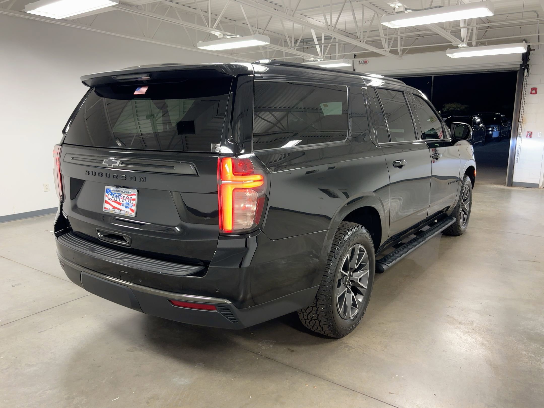 2021 Chevrolet Suburban Z71 photo 6