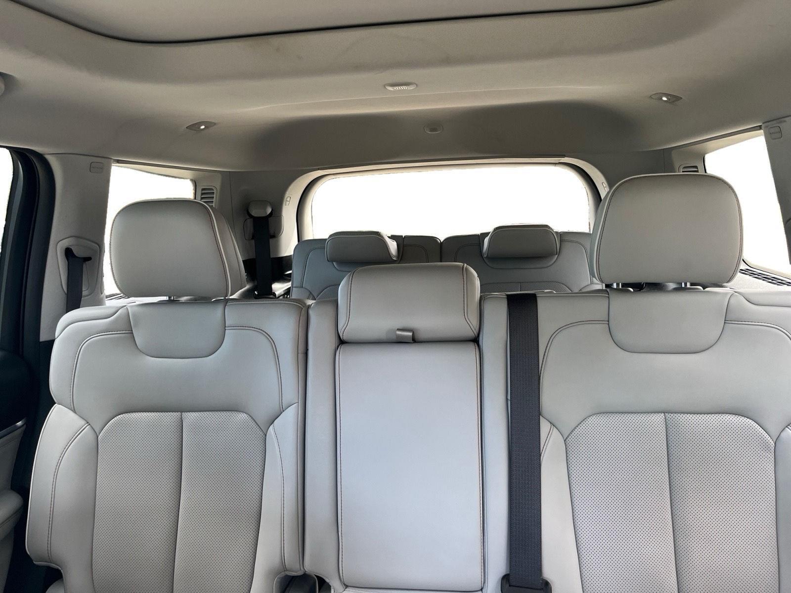 2021 Jeep Grand Cherokee Overland photo 16