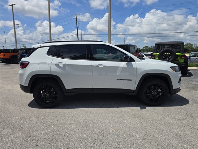 2025 Jeep Compass Latitude photo 5