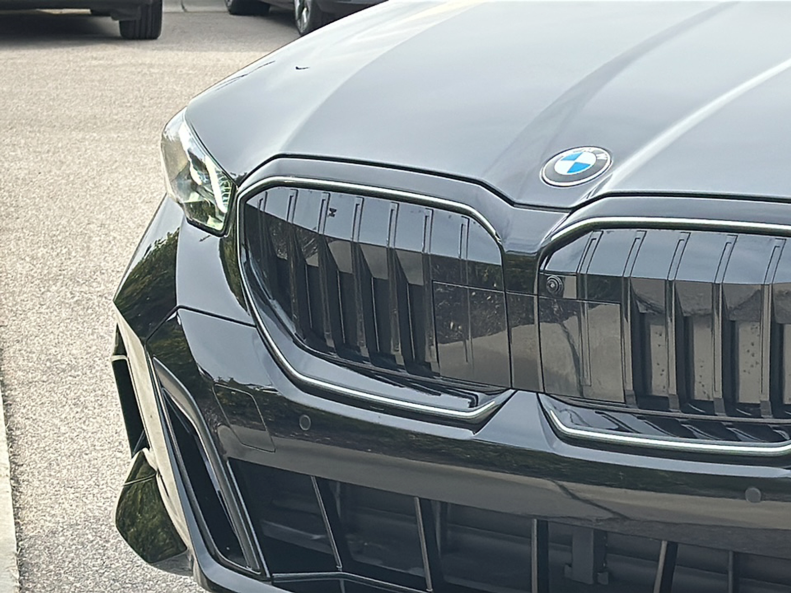 New 2025 Black Sapphire Metallic BMW i image 5