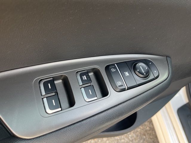 2020 Kia Optima LX photo 12