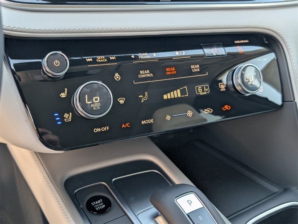 2026 Infiniti QX60 Luxe photo 14