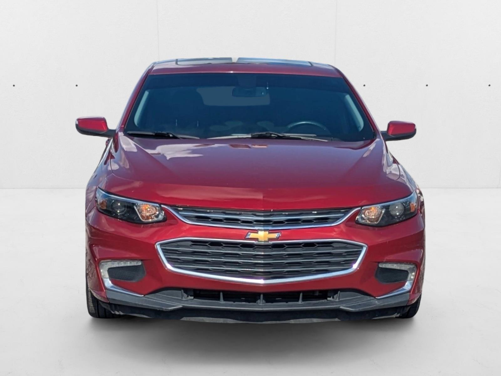 2017 Chevrolet Malibu 1LT photo 2