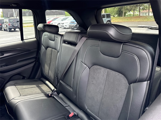 2025 Jeep Grand Cherokee Altitude photo 4