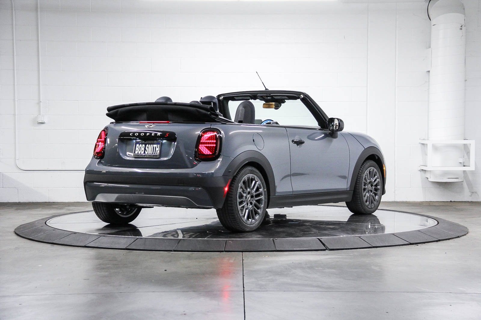 2026 Mini Cooper Convertible Iconic photo 11