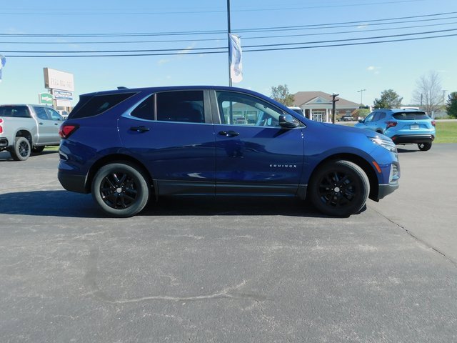 2022 Chevrolet Equinox LT photo 3