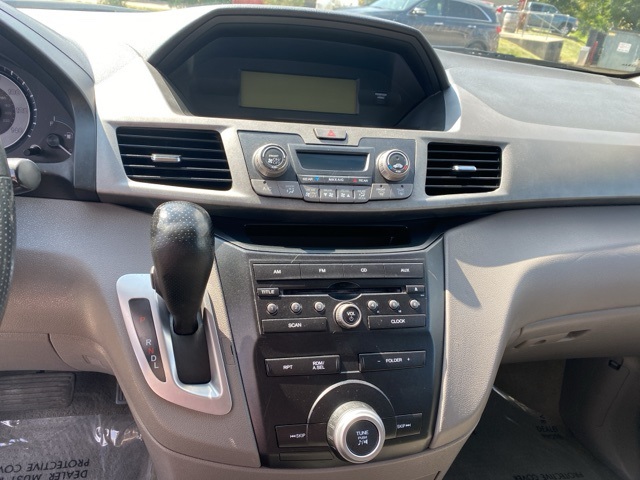 2011 Honda Odyssey LX photo 12