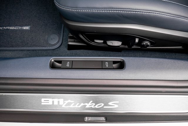 2025 Porsche 911 Turbo S Cabriolet photo 15