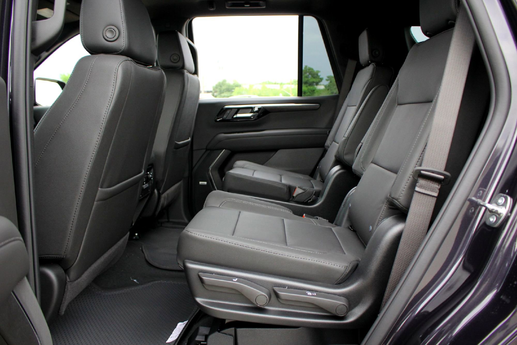 2025 Chevrolet Tahoe Z71 photo 17