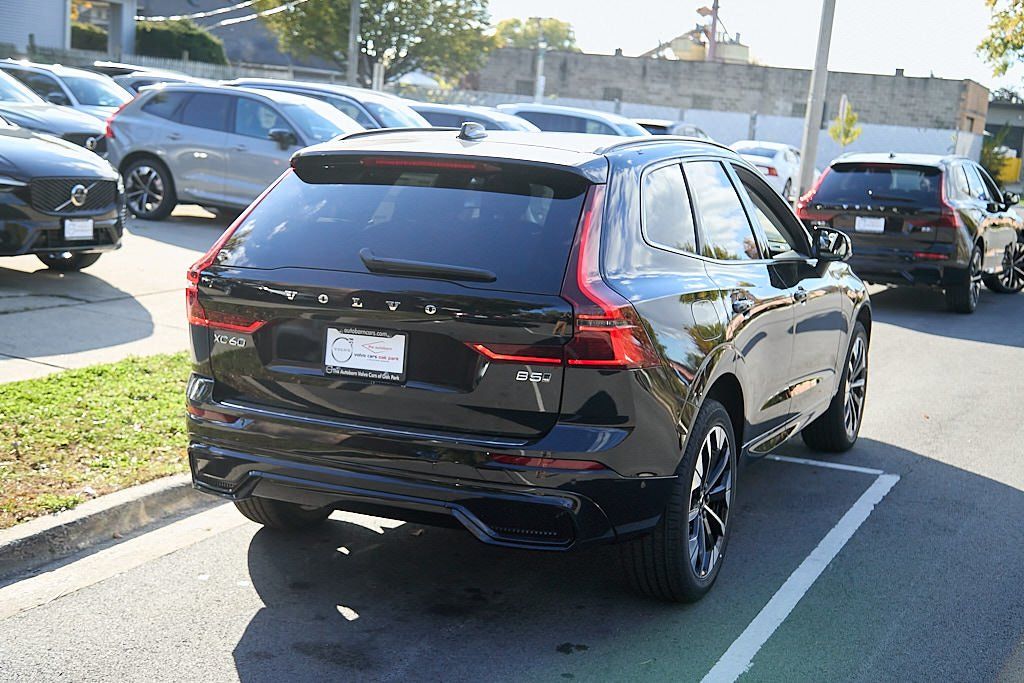 2026 VOLVO XC60 - Image 8