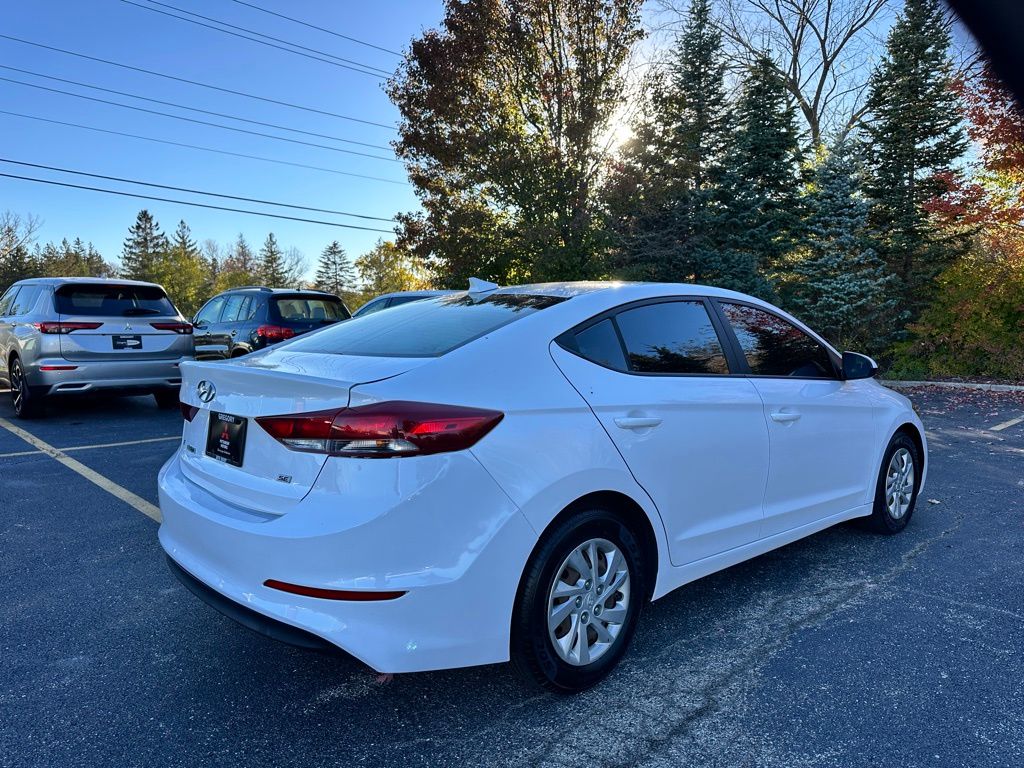 2017 Hyundai Elantra SE photo 4