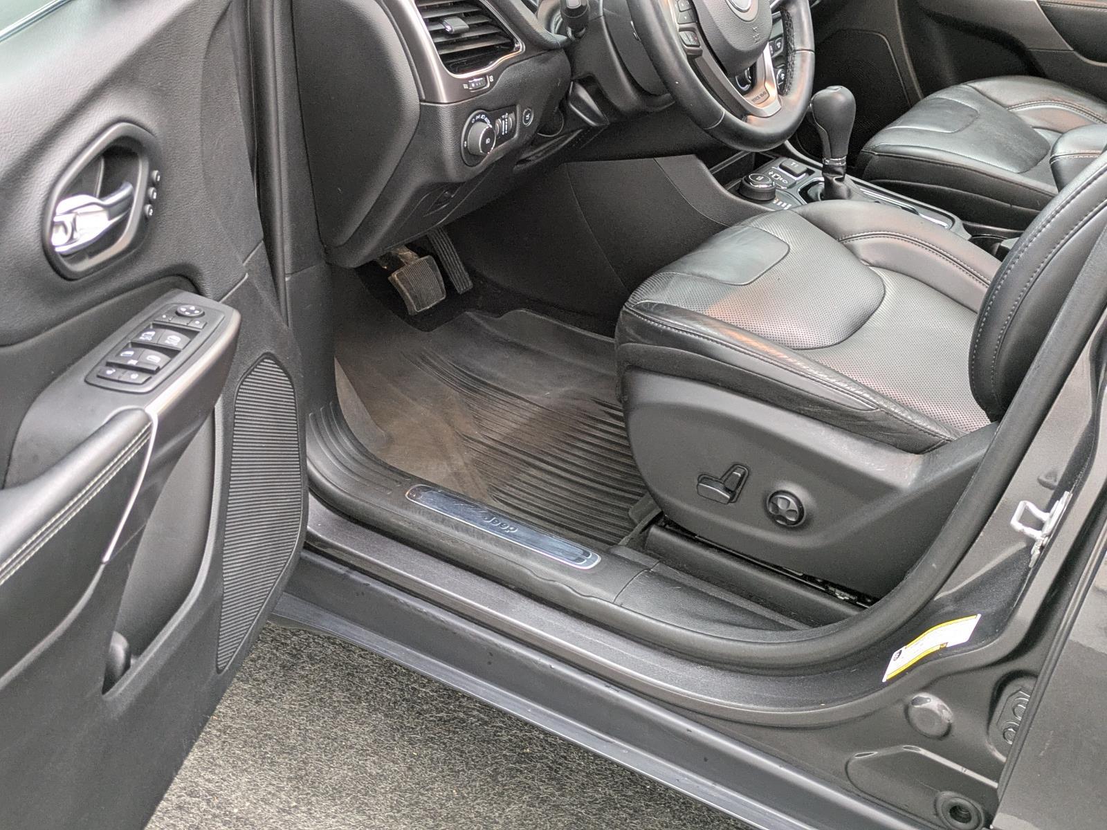 2021 Jeep Cherokee Limited photo 24